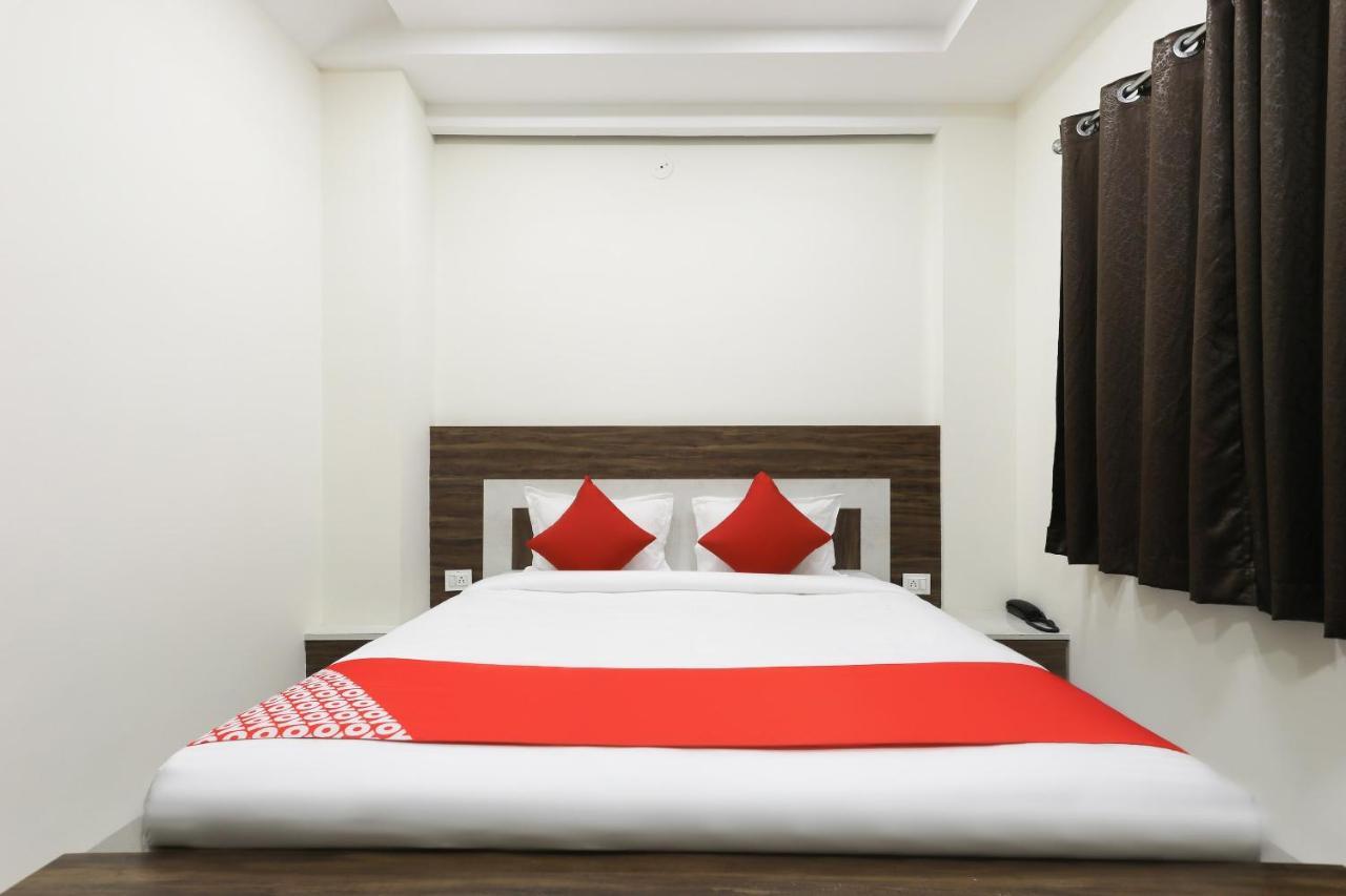 Oyo 60577 Sukhmani Residency Hotell Indore Exteriör bild