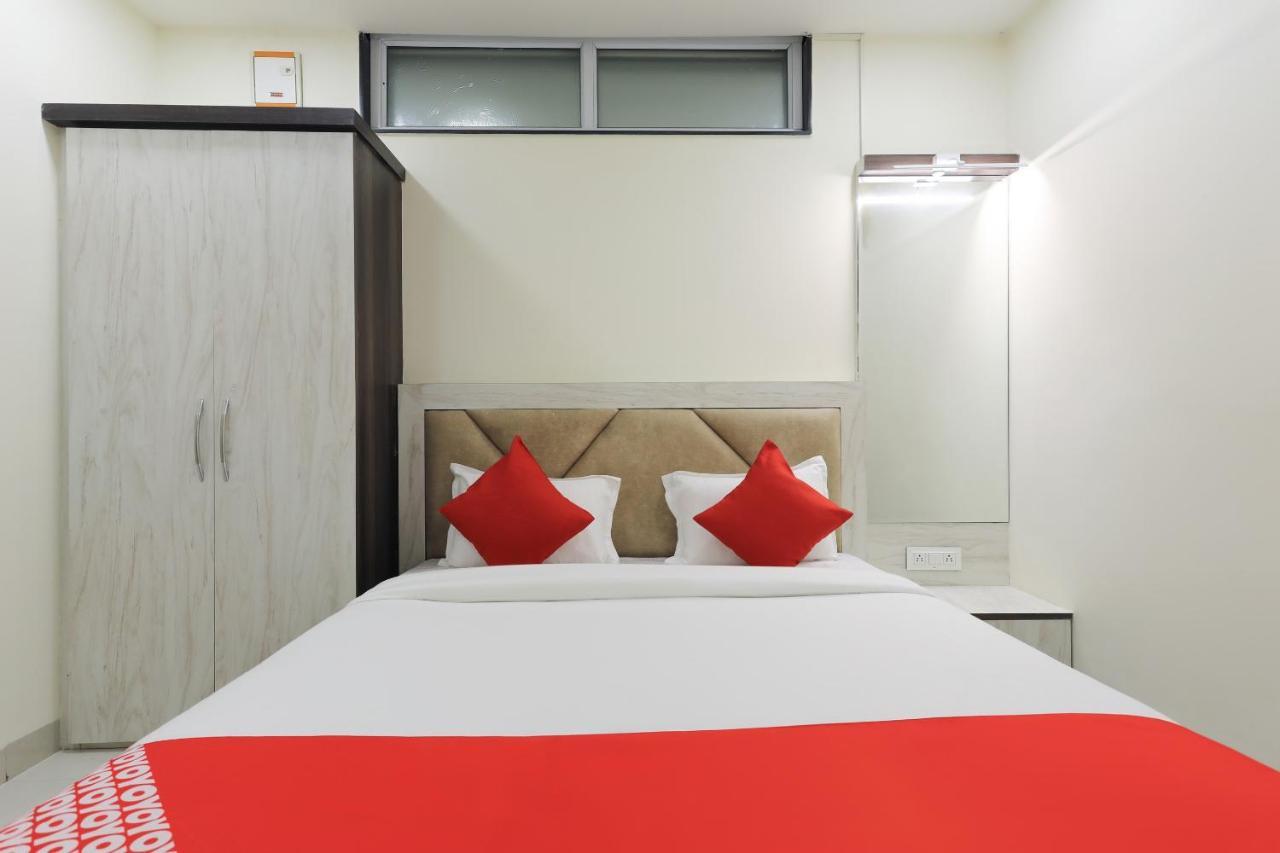 Oyo 60577 Sukhmani Residency Hotell Indore Exteriör bild