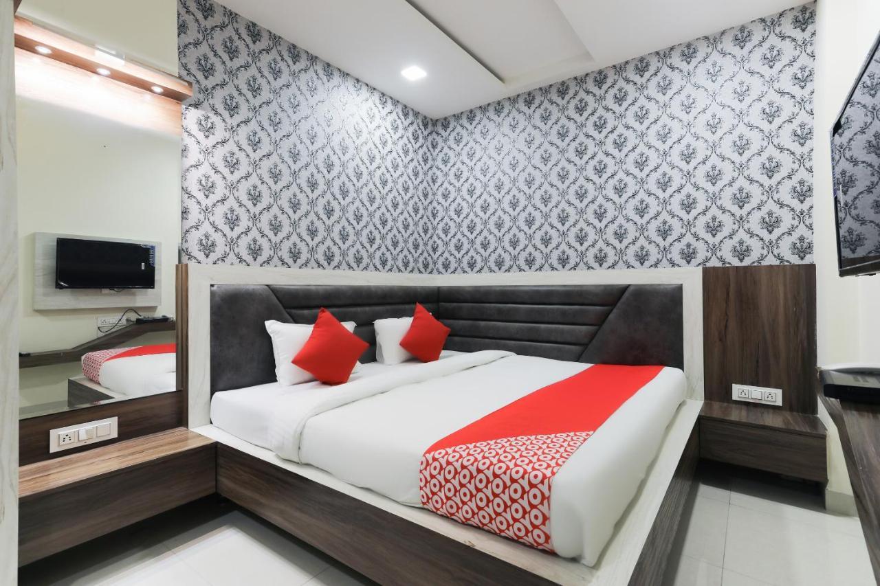 Oyo 60577 Sukhmani Residency Hotell Indore Exteriör bild