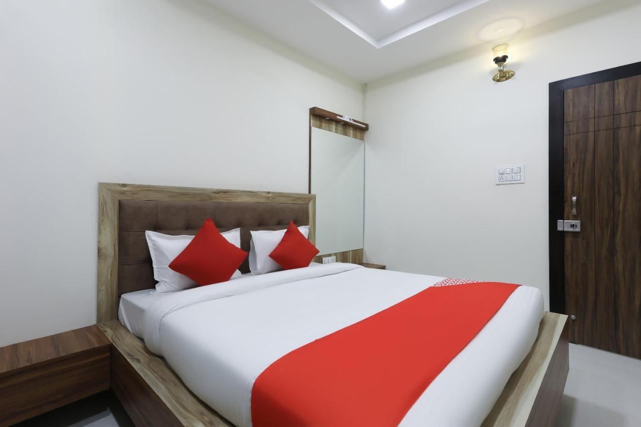 Oyo 60577 Sukhmani Residency Hotell Indore Exteriör bild