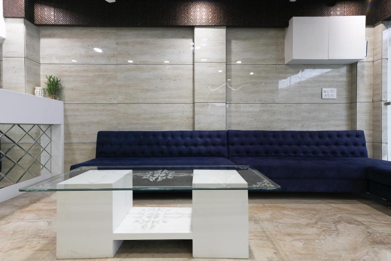 Oyo 60577 Sukhmani Residency Hotell Indore Exteriör bild