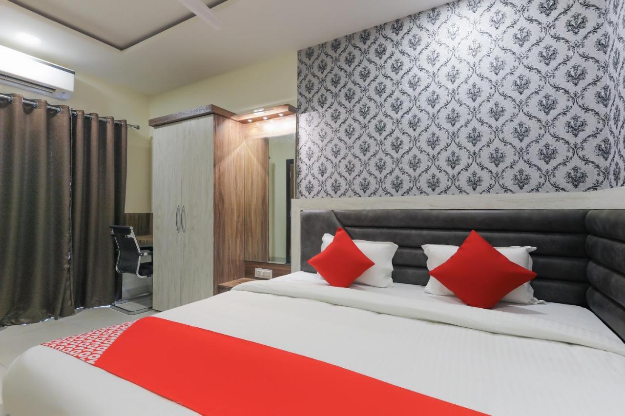 Oyo 60577 Sukhmani Residency Hotell Indore Exteriör bild