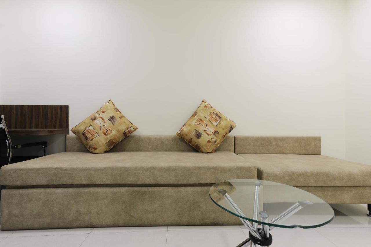 Oyo 60577 Sukhmani Residency Hotell Indore Exteriör bild