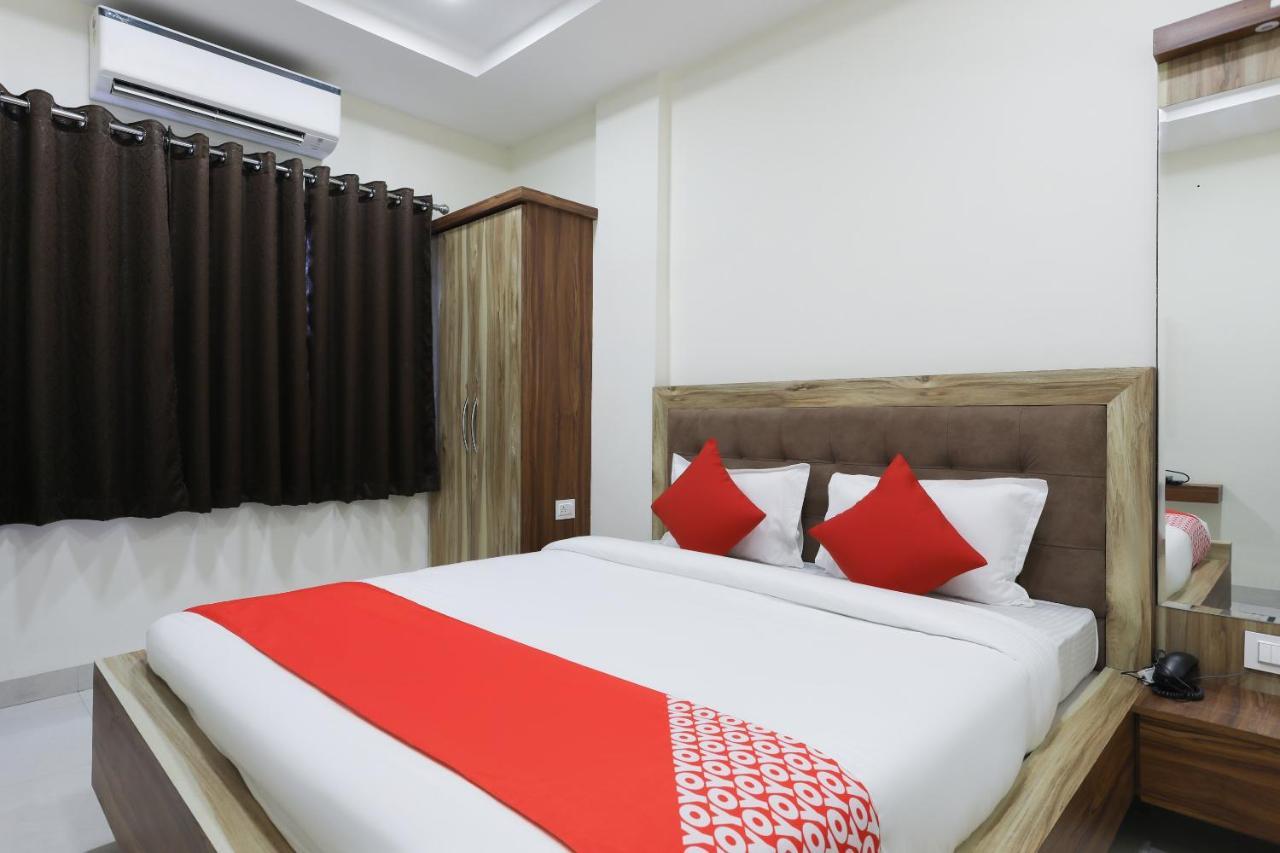 Oyo 60577 Sukhmani Residency Hotell Indore Exteriör bild