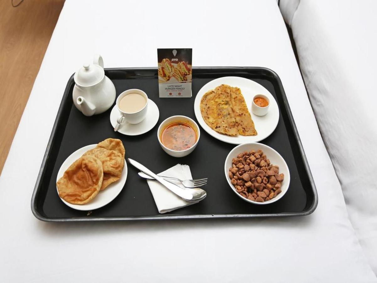 Oyo 60577 Sukhmani Residency Hotell Indore Exteriör bild