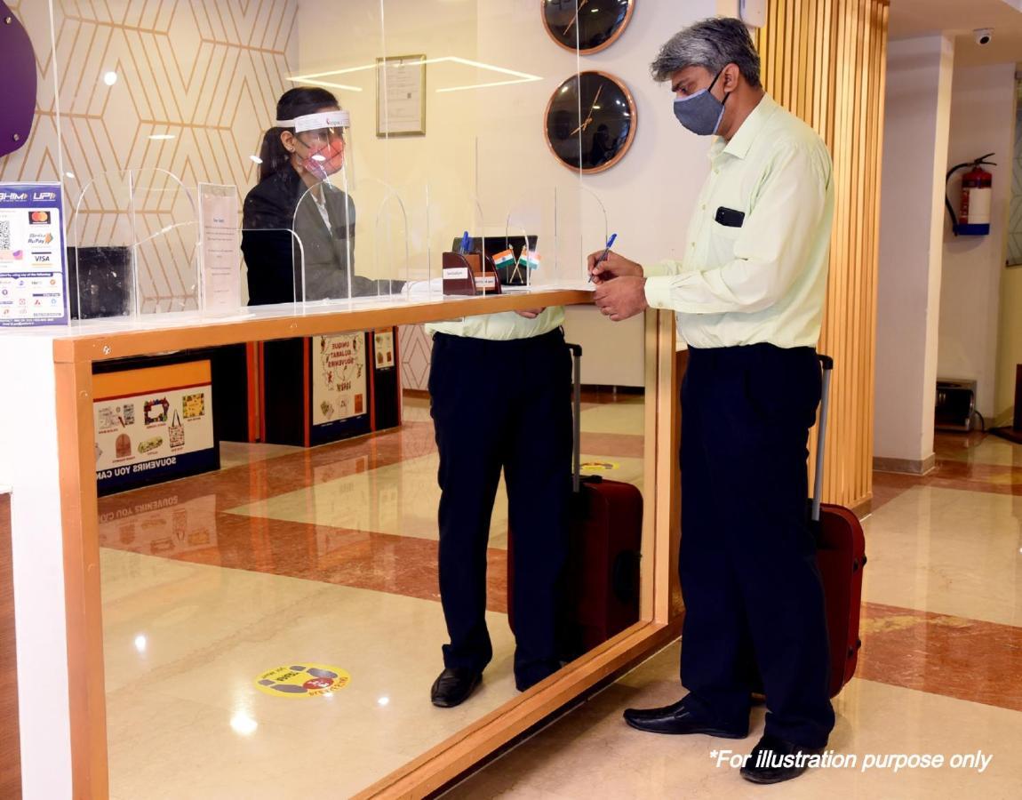 Oyo 60577 Sukhmani Residency Hotell Indore Exteriör bild
